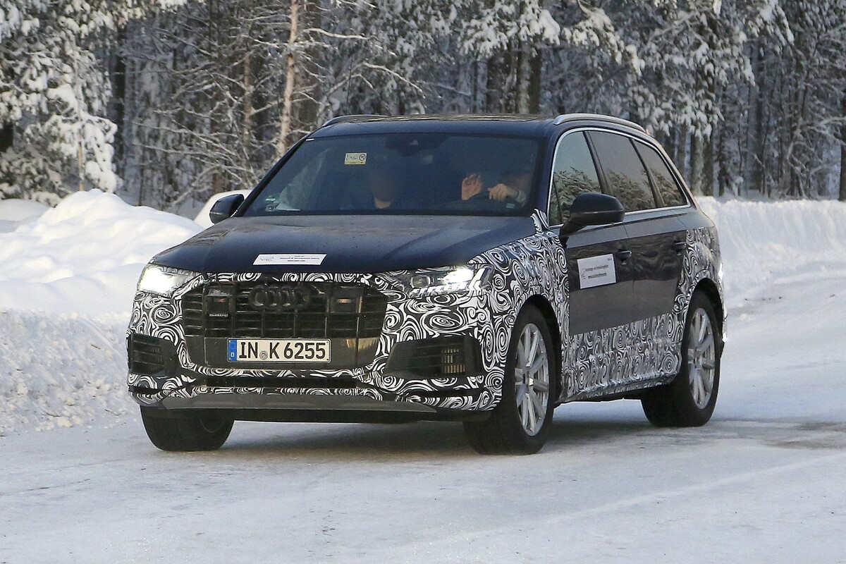 Audi Q7 Atteso Il Restyling Foto Spia News Automoto It
