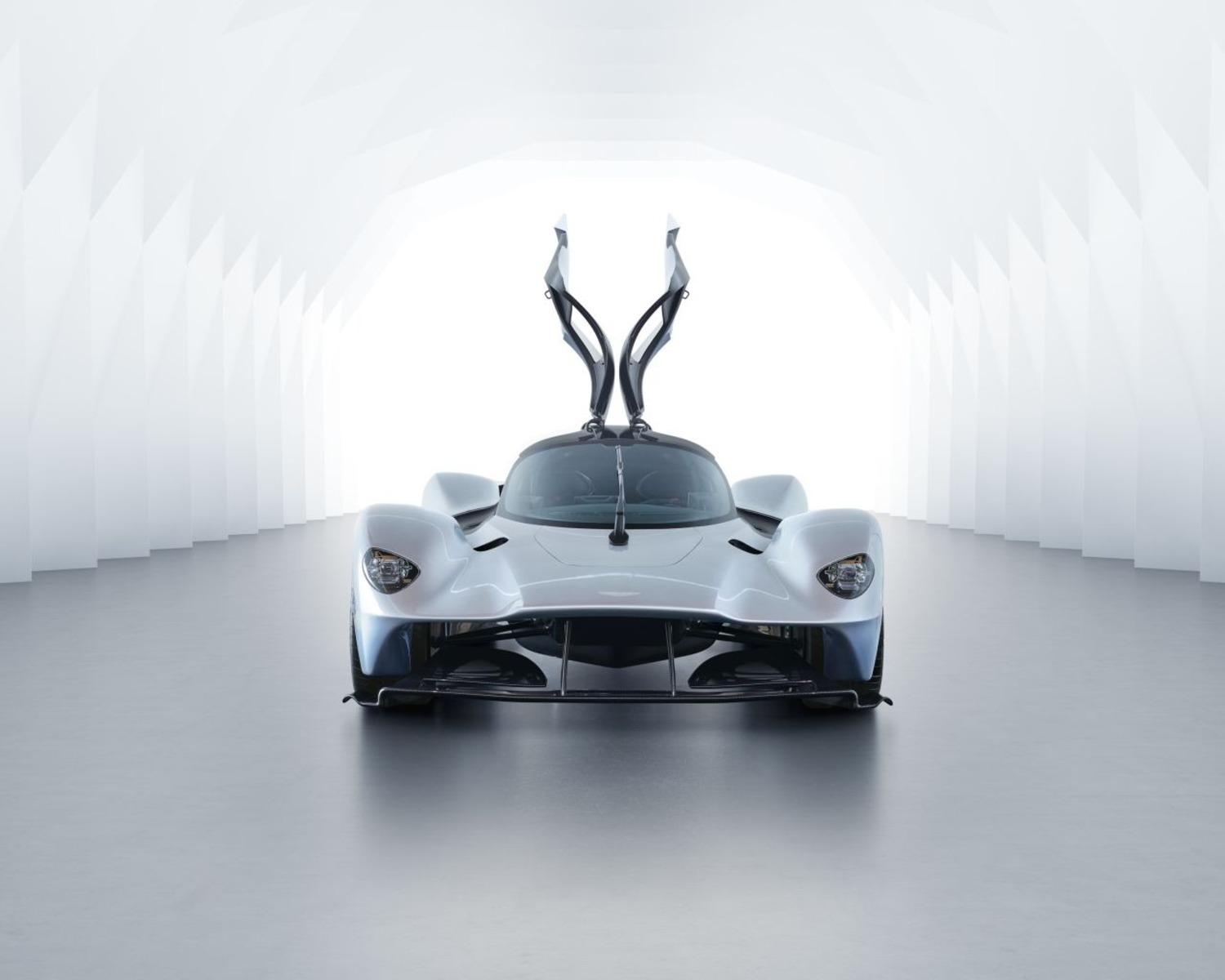 Aston Martin Valkyrie ed il partner “misterioso” AF Racing. Chi sono?
