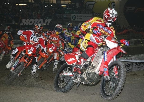 Enduro Indoor di Genova. In gara 40 campioni Enduro Indoor di Genova. In gara 40 campioni