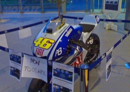 La Yamaha di Rossi in mostra a Bosisio per sostenere Ospedale Amico La Yamaha di Rossi in mostra a Bosisio per sostenere Ospedale Amico