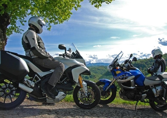 Ducati Multistrada 1200 S vs Yamaha XT1200Z Super Ténéré Ducati Multistrada 1200 S vs Yamaha XT1200Z Super Ténéré
