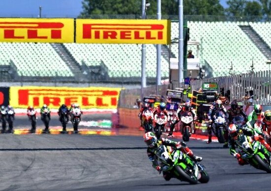 Superbike: diretta su Sky per i prossimi 3 anni, e in chiaro anche su TV8 Superbike: diretta su Sky per i prossimi 3 anni, e in chiaro anche su TV8
