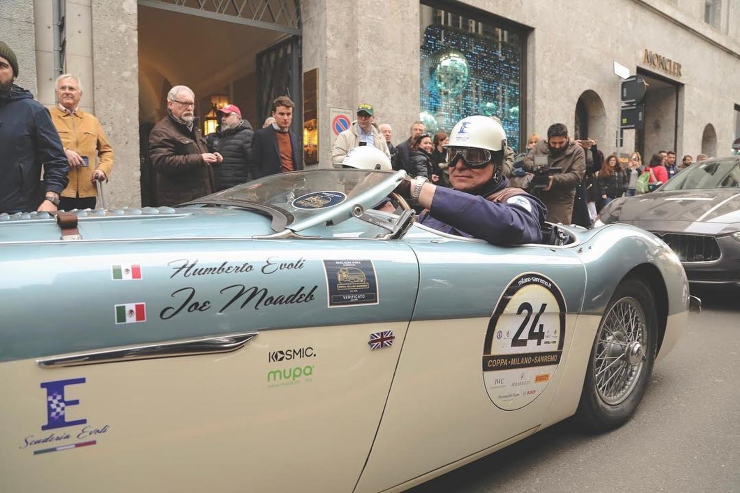 Coppa Milano Sanremo: 70 auto classiche e 5 Moto Guzzi di Moto.it pronte!