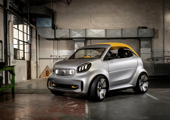 smart, joint venture al 50% tra Daimler e Geely smart, joint venture al 50% tra Daimler e Geely