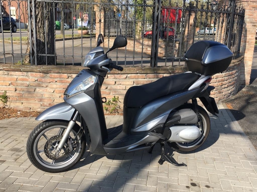 Vendo Honda Sh 300 I Abs 2011 13 Usata A Mirandola Codice