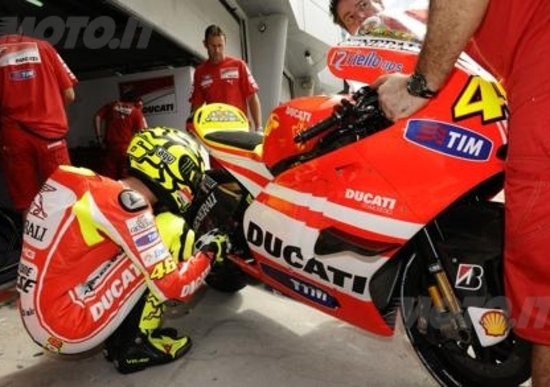 Stoner, Rossi e Capirossi commentano la Ducati Stoner, Rossi e Capirossi commentano la Ducati