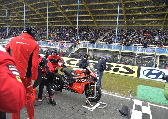 SBK 2019. Gara-1 annullata ad Assen per maltempo SBK 2019. Gara-1 annullata ad Assen per maltempo