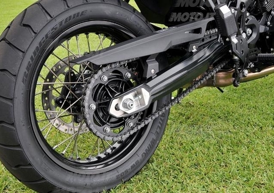 Husqvarna 900 bicilindrica: ecco come sarà! Husqvarna 900 bicilindrica: ecco come sarà!