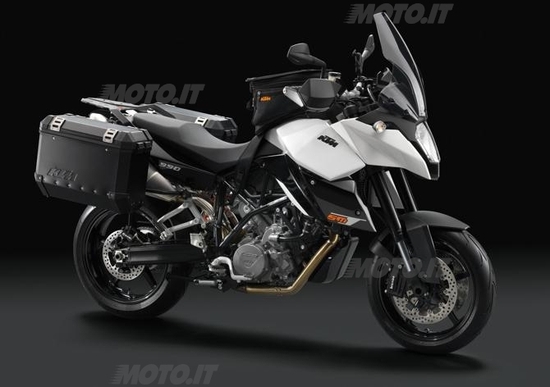 KTM 990 SMT e 990 Adventure con il Kit Traveller in promozione KTM 990 SMT e 990 Adventure con il Kit Traveller in promozione