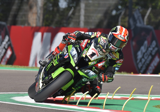 SBK 2019. Rea chiude in testa le libere di Imola SBK 2019. Rea chiude in testa le libere di Imola