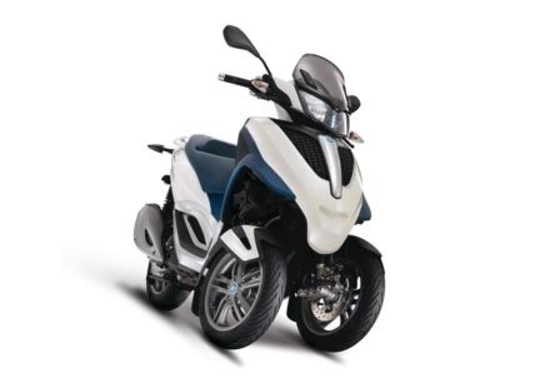 Nuovo Piaggio Mp3 Yourban 300 LT Nuovo Piaggio Mp3 Yourban 300 LT