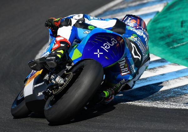 Test MotoE a Valencia. Le moto elettriche si confrontano in pista