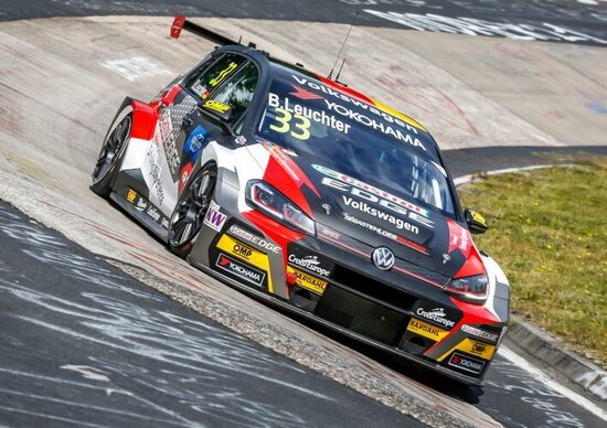 WTCR 2019, Nürburgring: pole per Leuchter