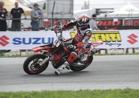 Internazionali d'Italia Supermoto. Lazzarini domina il 4° round Internazionali d'Italia Supermoto. Lazzarini domina il 4° round