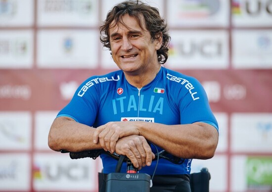 Alex Zanardi ancora campione con la Hand-bike Alex Zanardi ancora campione con la Hand-bike