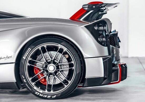Pirelli P Zero Trofeo R, sviluppate per le Pagani e derivate dalla F1 Pirelli P Zero Trofeo R, sviluppate per le Pagani e derivate dalla F1