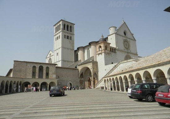Viaggio in Umbria: Policoro – Assisi e dintorni Viaggio in Umbria: Policoro – Assisi e dintorni