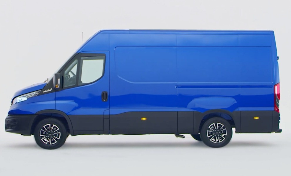 Машина iveco daily