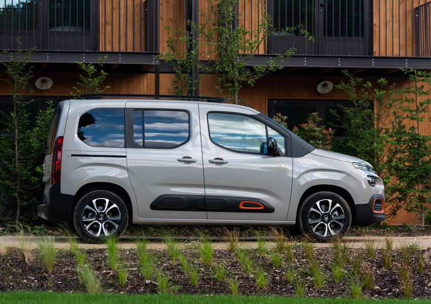 Citroen Berlingo PureTech 130 Stop&Start EAT8 M Shine (08/2019 - 06/ ...