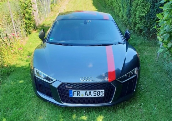 Noleggia la sua Audi R8: gliela rubano Noleggia la sua Audi R8: gliela rubano