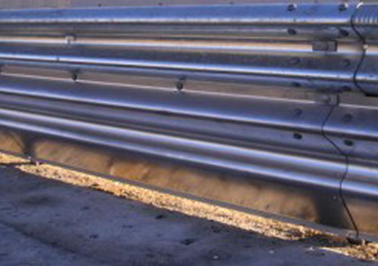 Scuolaguida.it. Nuovi guardrail salva-motociclista Scuolaguida.it. Nuovi guardrail salva-motociclista