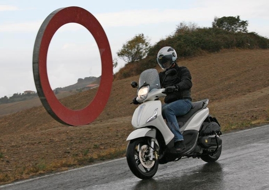 Piaggio Beverly SportTouring 350 Piaggio Beverly SportTouring 350