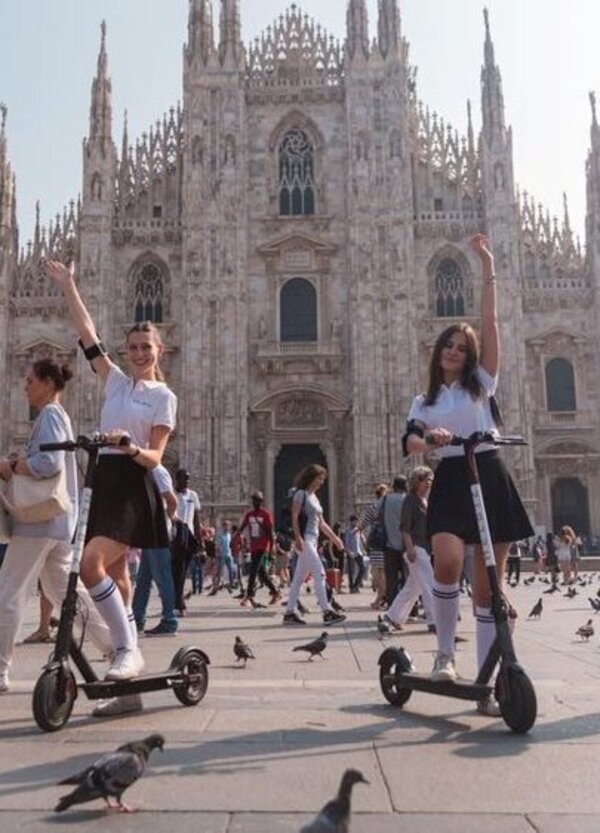 Monopattini elettrici, Milano detta le regole per lo sharing