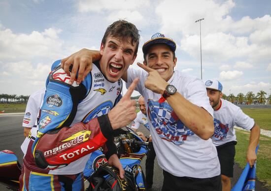 Moto2 e Moto3. Alex Marquez è Campione. Vittoria per Lorenzo Dalla Porta Moto2 e Moto3. Alex Marquez è Campione. Vittoria per Lorenzo Dalla Porta