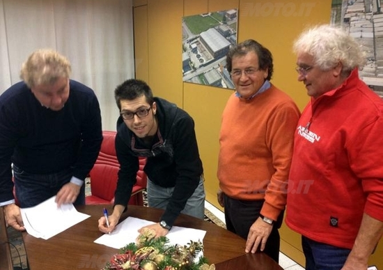 Zanetti in Superbike con il team Pata Aprilia Zanetti in Superbike con il team Pata Aprilia