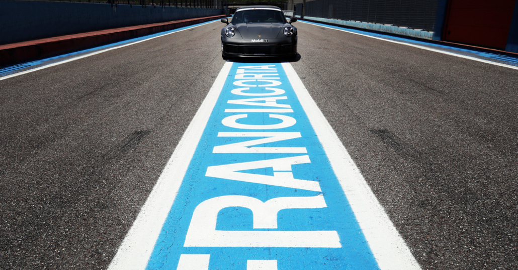 Porsche: a Franciacorta il centro più grande al mondo
