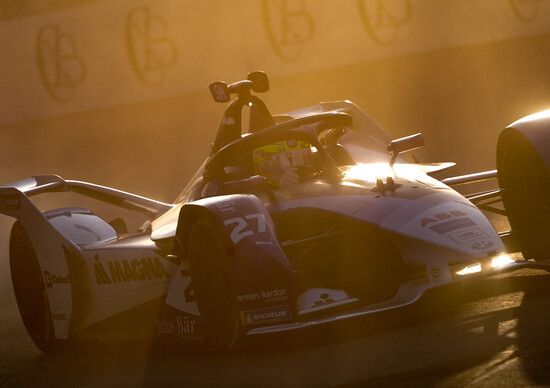 Formula E, ePrix di Ad Diriyah: pole per Sims Formula E, ePrix di Ad Diriyah: pole per Sims