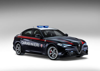 Alfa Romeo Giulia Entra Nell Arma Dei Carabinieri News Automoto It