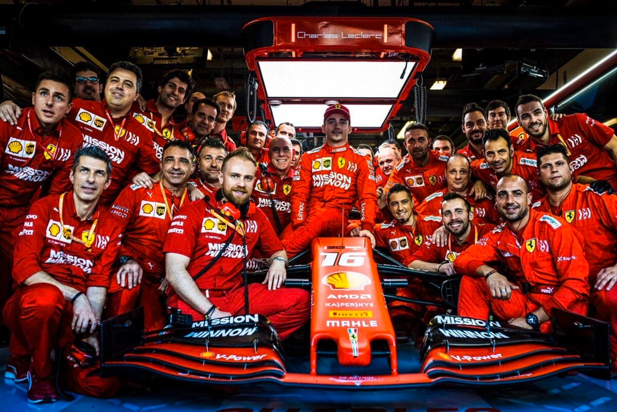 Ferrari F1 team 2020 Leclerc titolare altri 5 anni. Charles sopporterà