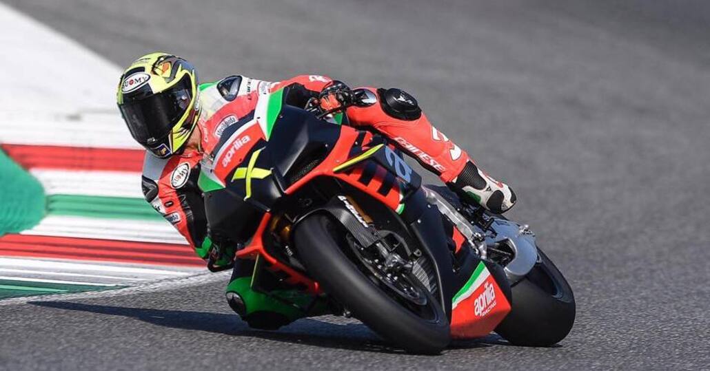 Max Biaggi a Sepang con la RSV4X. Guest star o qualcosa di più?