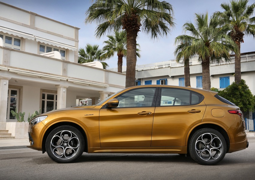 Alfa Romeo Stelvio Stelvio 2.2 Turbodiesel 210 CV AT8 Q4 Executive (04/2019 06/2020) prezzo e Alfa Romeo Stelvio Stelvio 2.2 Turbodiesel 210 CV AT8 Q4 Executive (04/2019 06/2020) prezzo e