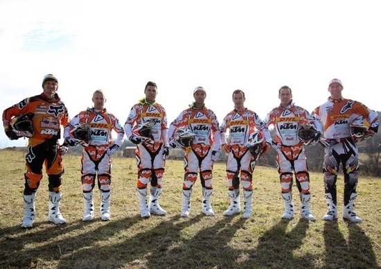 KTM presenta il dream team per il Mondiale Enduro 2012 KTM presenta il dream team per il Mondiale Enduro 2012