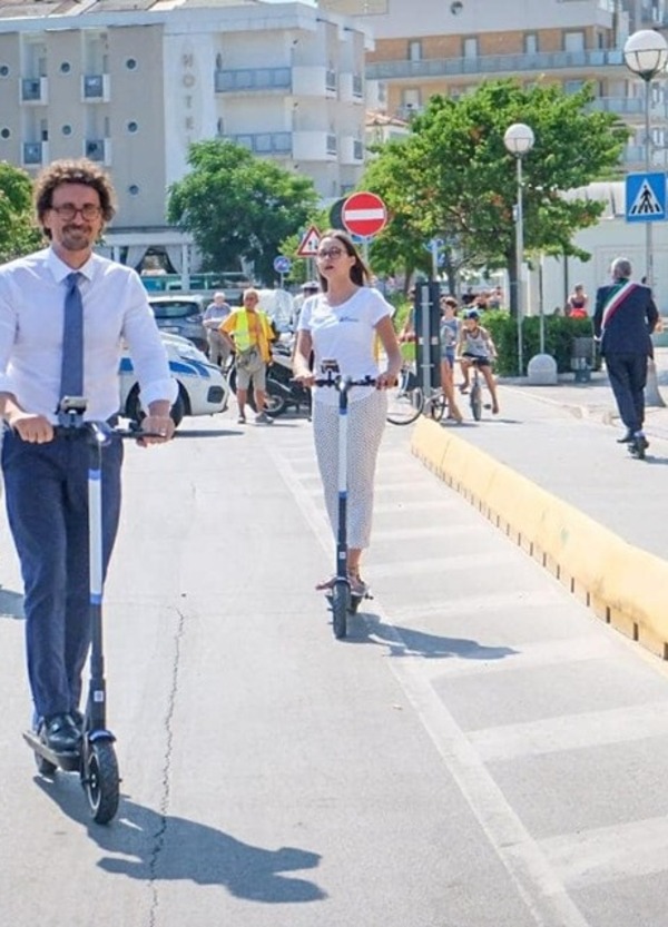 Monopattini elettrici, marcia indietro. Lintervista allex ministro Toninelli