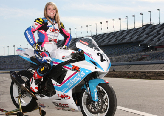 Elena Myers entra nella storia della 200 Miglia di Daytona Elena Myers entra nella storia della 200 Miglia di Daytona