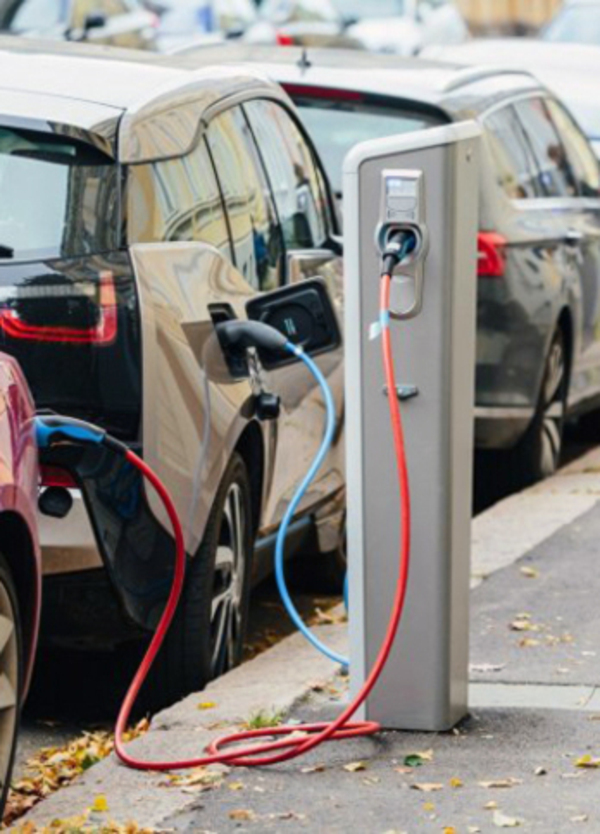 Nel 2032 il 50% delle auto sarà elettrico