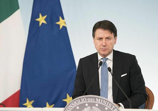Coronavirus, l'Italia intera è zona protetta: spostamenti vietati Coronavirus, l'Italia intera è zona protetta: spostamenti vietati