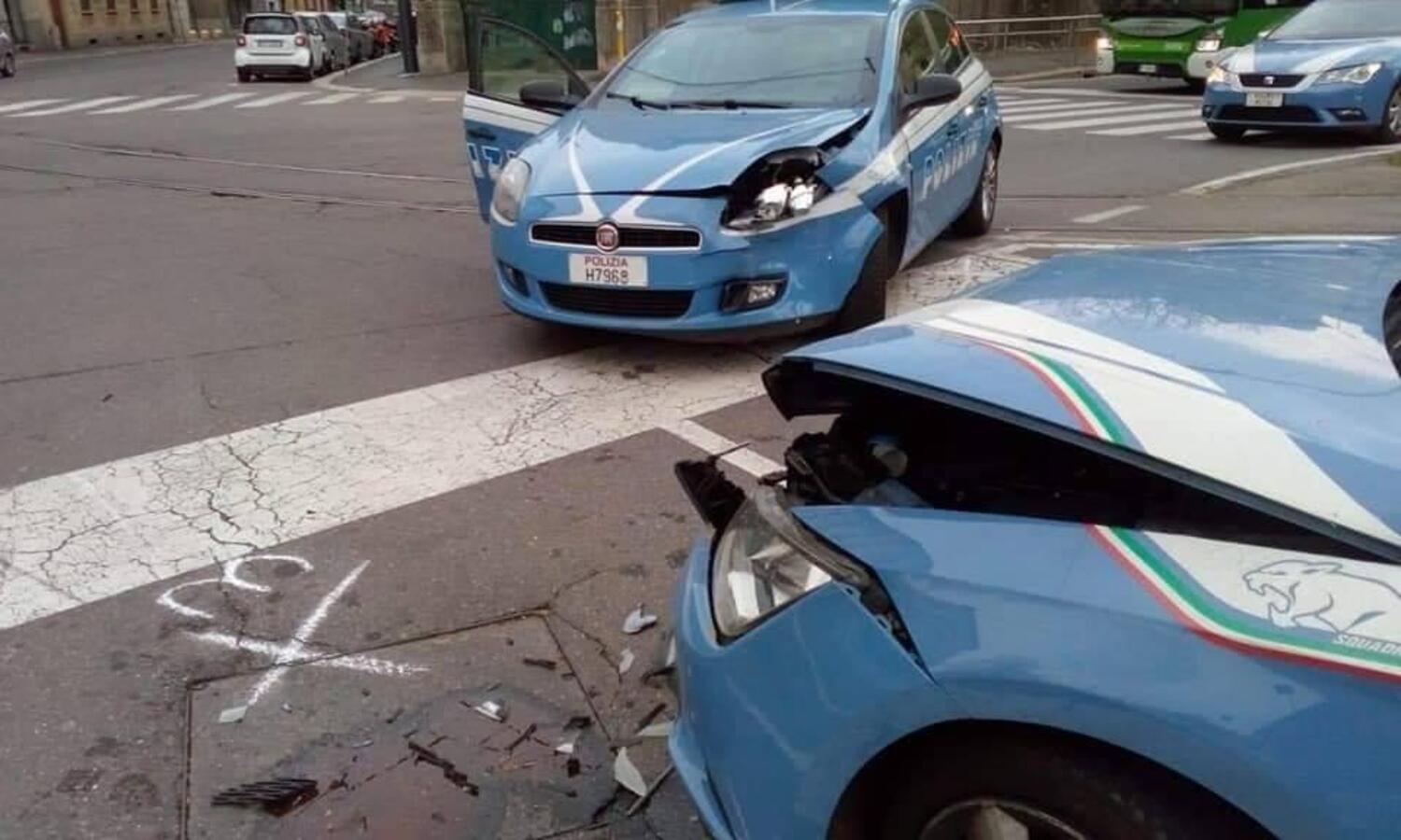 Scontro fra volanti della polizia nella Milano deserta. Nessun ferito nell'incidente, preso il ladro