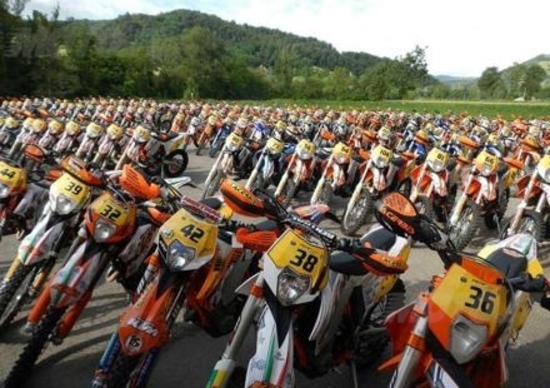 Trofeo Enduro KTM 2012. I risultati di Viano (Reggio Emilia). E il video del nostro volo... Trofeo Enduro KTM 2012. I risultati di Viano (Reggio Emilia). E il video del nostro volo...