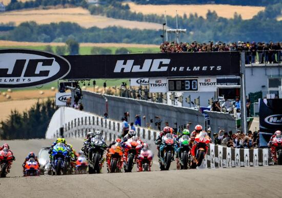 MotoGP 2020. Dalla non wild card di Lorenzo al ritiro di Rossi. 10 cose da sapere MotoGP 2020. Dalla non wild card di Lorenzo al ritiro di Rossi. 10 cose da sapere
