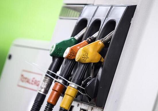 Benzina e diesel, prezzi dei carburanti in rialzo Benzina e diesel, prezzi dei carburanti in rialzo