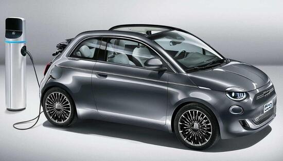 FCA, a luglio al via la produzione della 500 elettrica a Mirafiori FCA, a luglio al via la produzione della 500 elettrica a Mirafiori