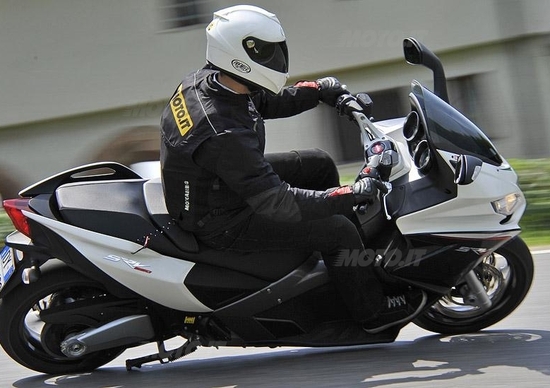 Aprilia SRV 850 ABS/ATC Aprilia SRV 850 ABS/ATC