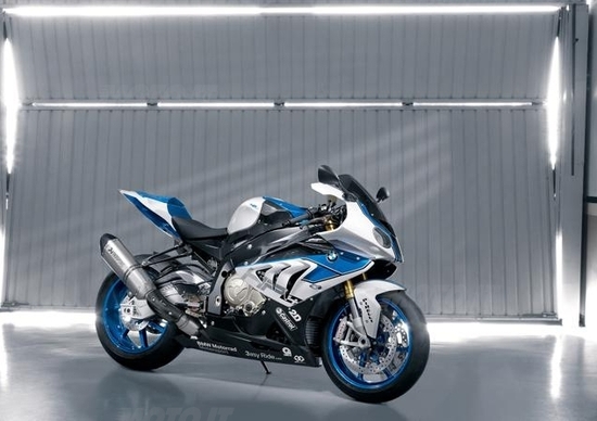 BMW HP4: stiamo provando la stella di Monaco BMW HP4: stiamo provando la stella di Monaco