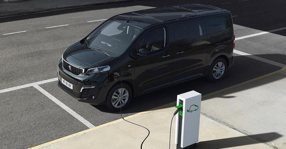 Peugeot e-Traveller: il monovolume diventa elettrico - Automoto.it