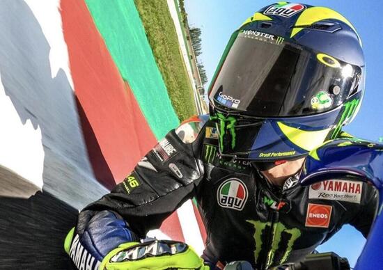 Valentino Rossi resta in MotoGP: due stagioni con Petronas. L'annuncio a Jerez Valentino Rossi resta in MotoGP: due stagioni con Petronas. L'annuncio a Jerez