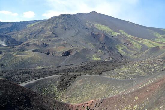 Viaggi e giri in moto, l'itinerario della settimana: da Nicolosi ai 2.000 dell'Etna Viaggi e giri in moto, l'itinerario della settimana: da Nicolosi ai 2.000 dell'Etna